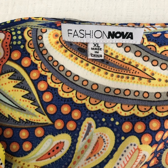 FASHION NOVA beautiful satin crop top in new condition. Rucking in back. Gorg xl - Picture 6 of 12